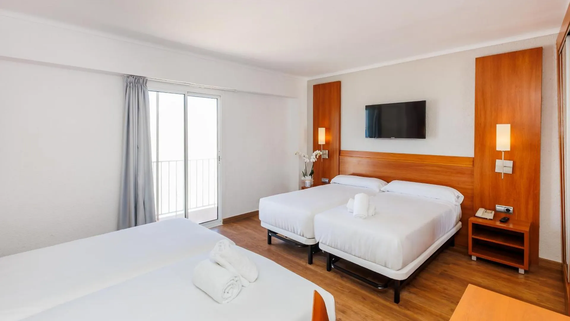 Hotel O7 Colombo S'Illot