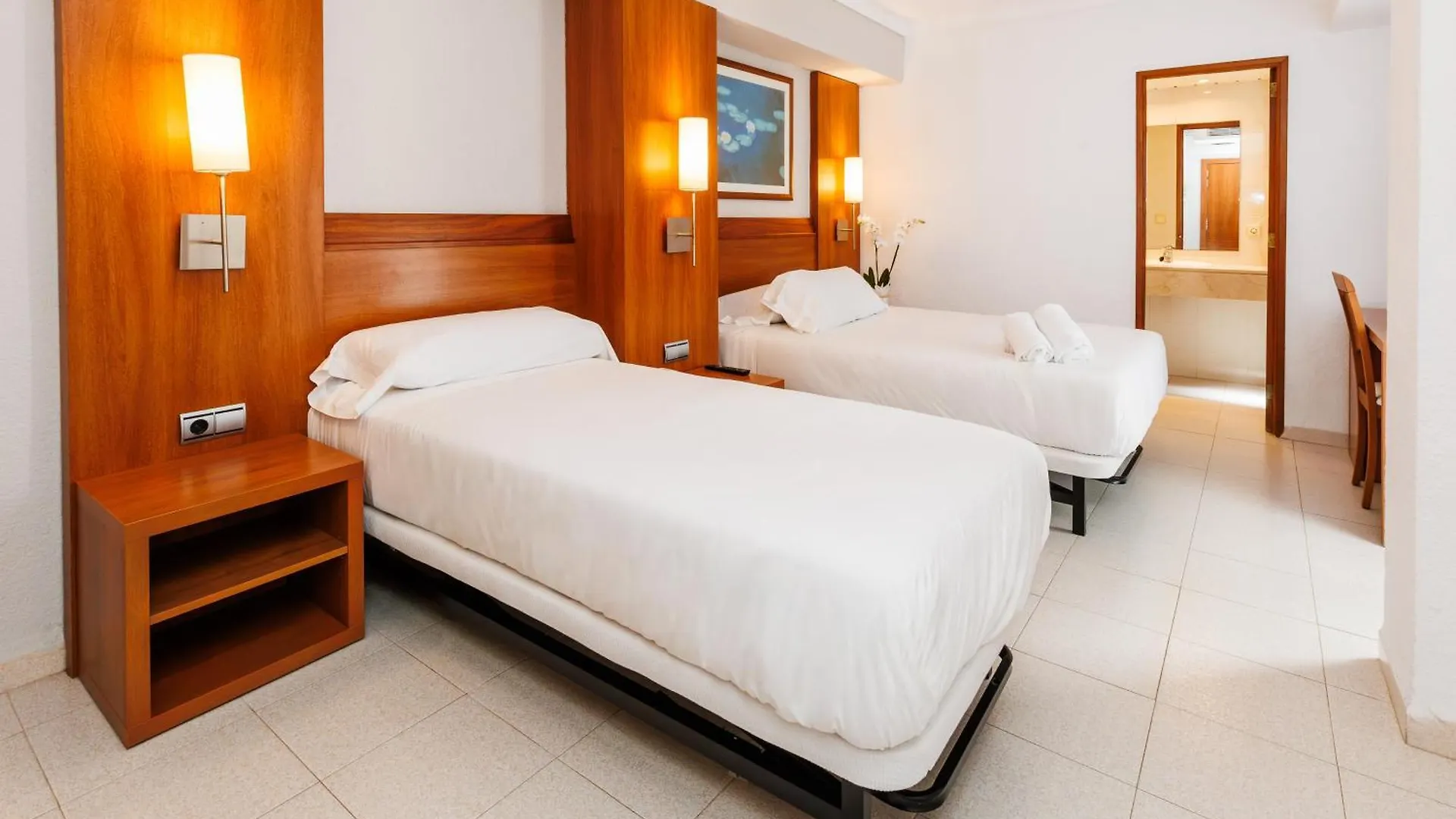 Hotel O7 Colombo S'Illot  S'Illot (Mallorca)