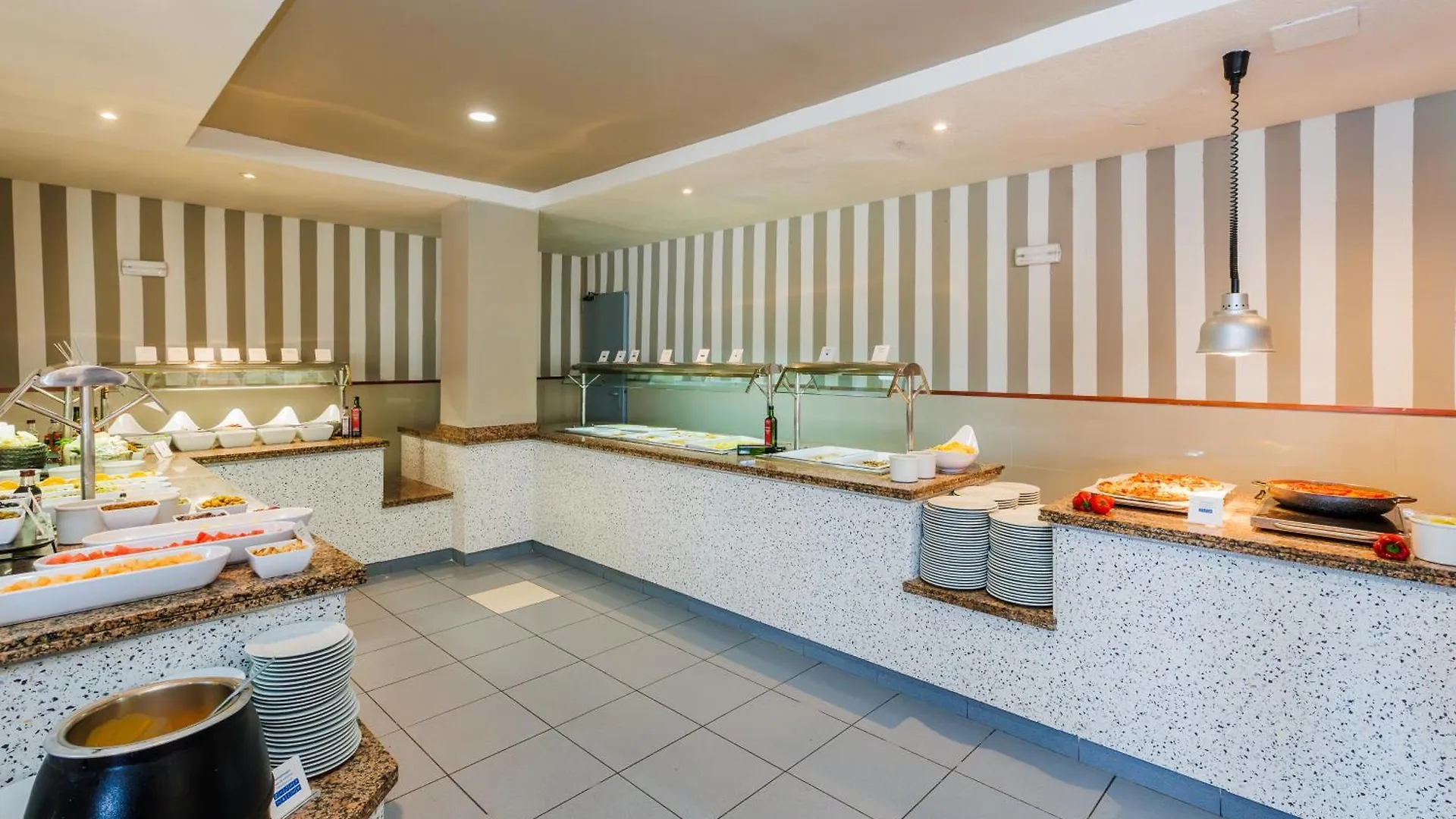 Hotel O7 Colombo S'Illot
