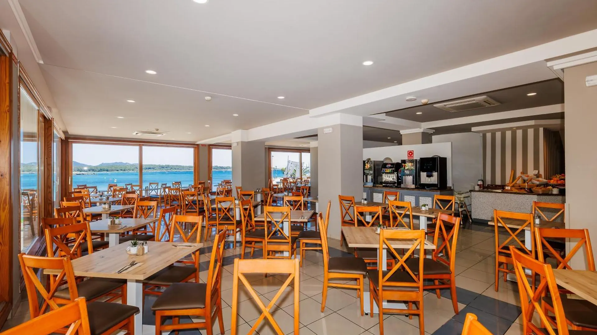 O7 Colombo Hotel S'Illot