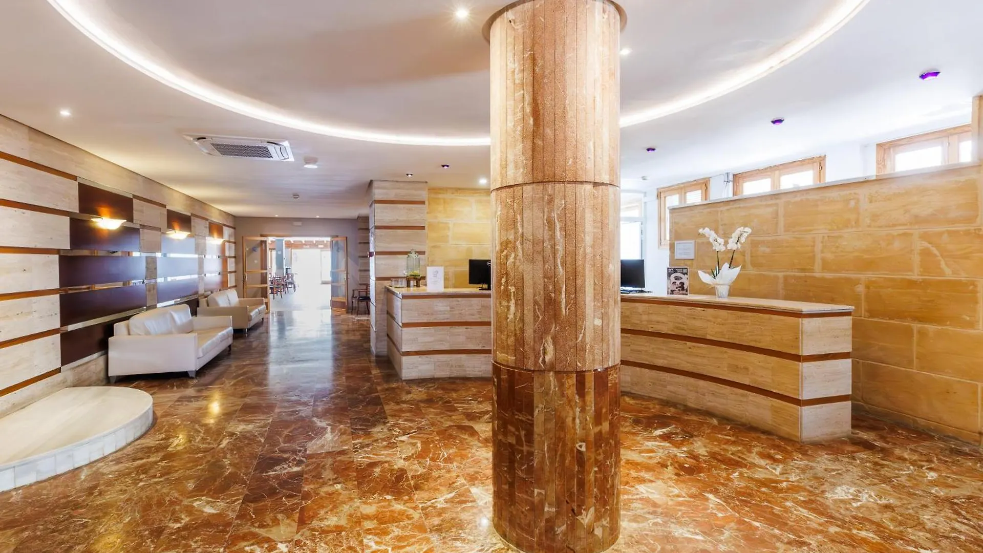 Hotel O7 Colombo S'Illot  3*, S'Illot (Mallorca) Hiszpania