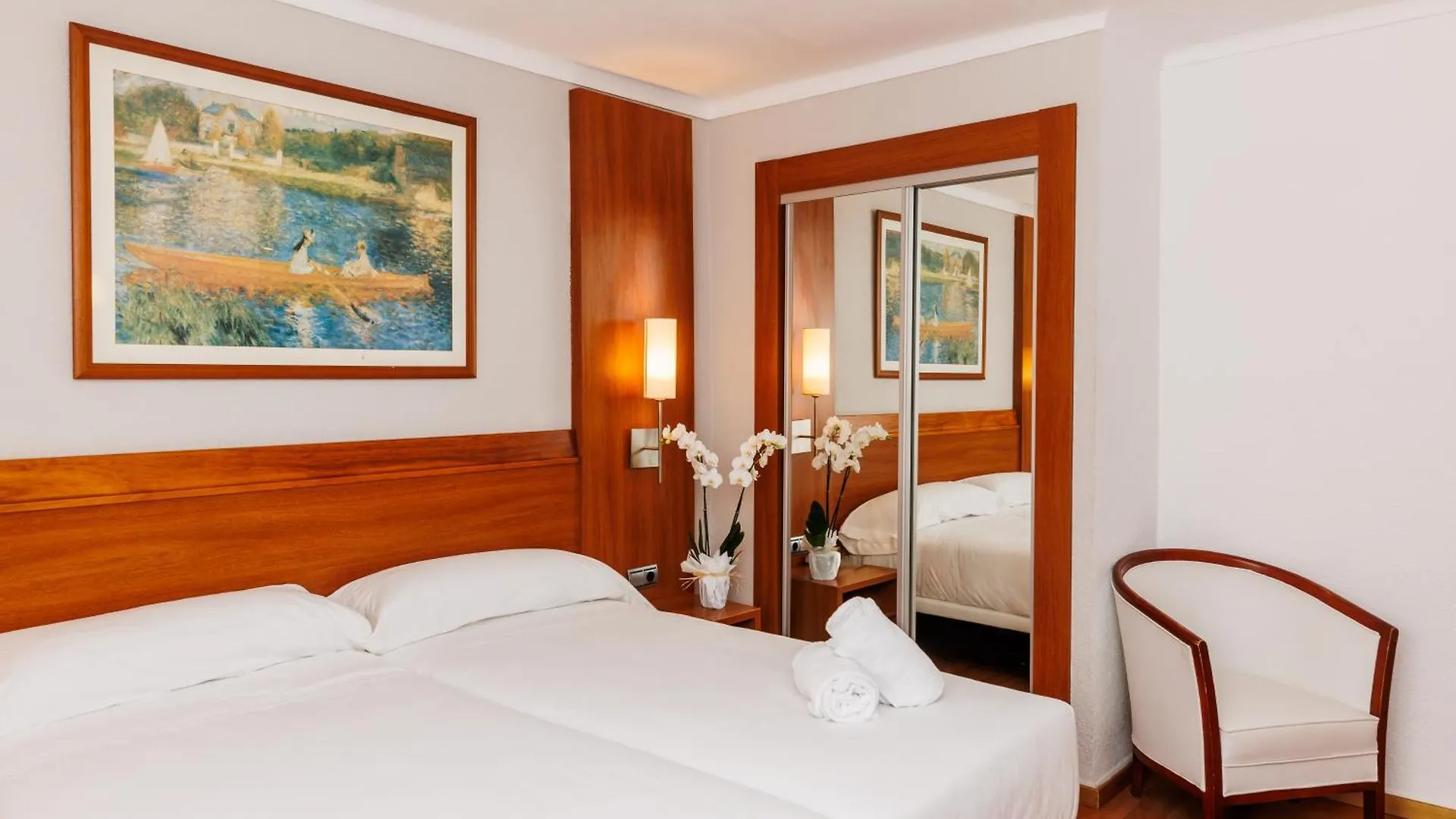 O7 Colombo Otel S'Illot