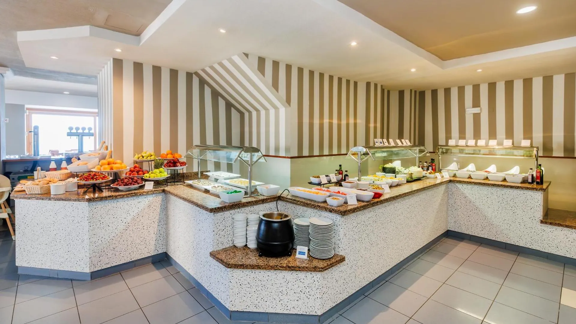 O7 Colombo Otel S'Illot