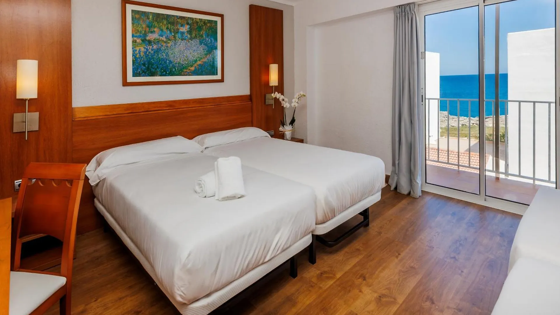 O7 Colombo Otel S'Illot