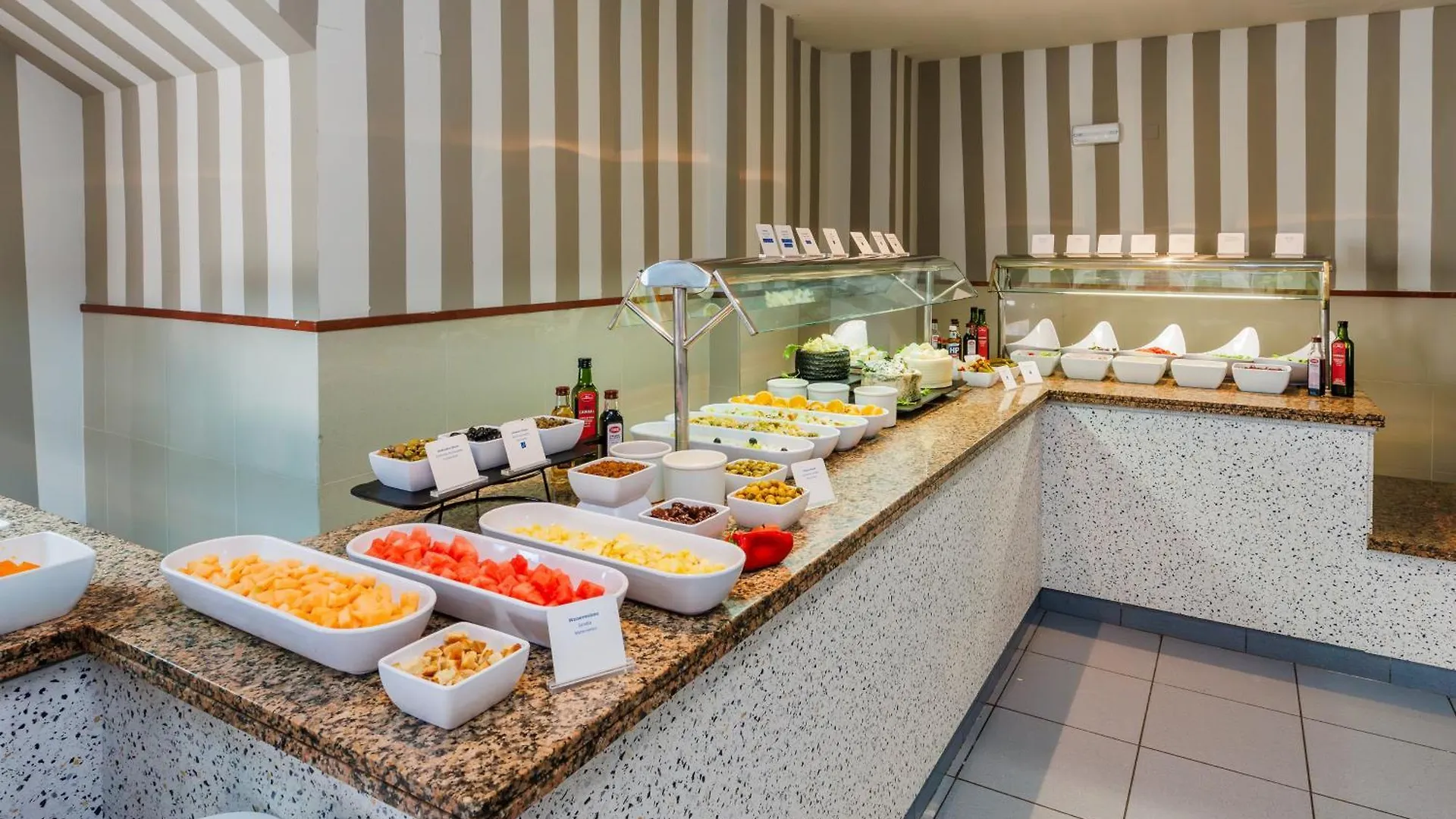O7 Colombo Otel S'Illot