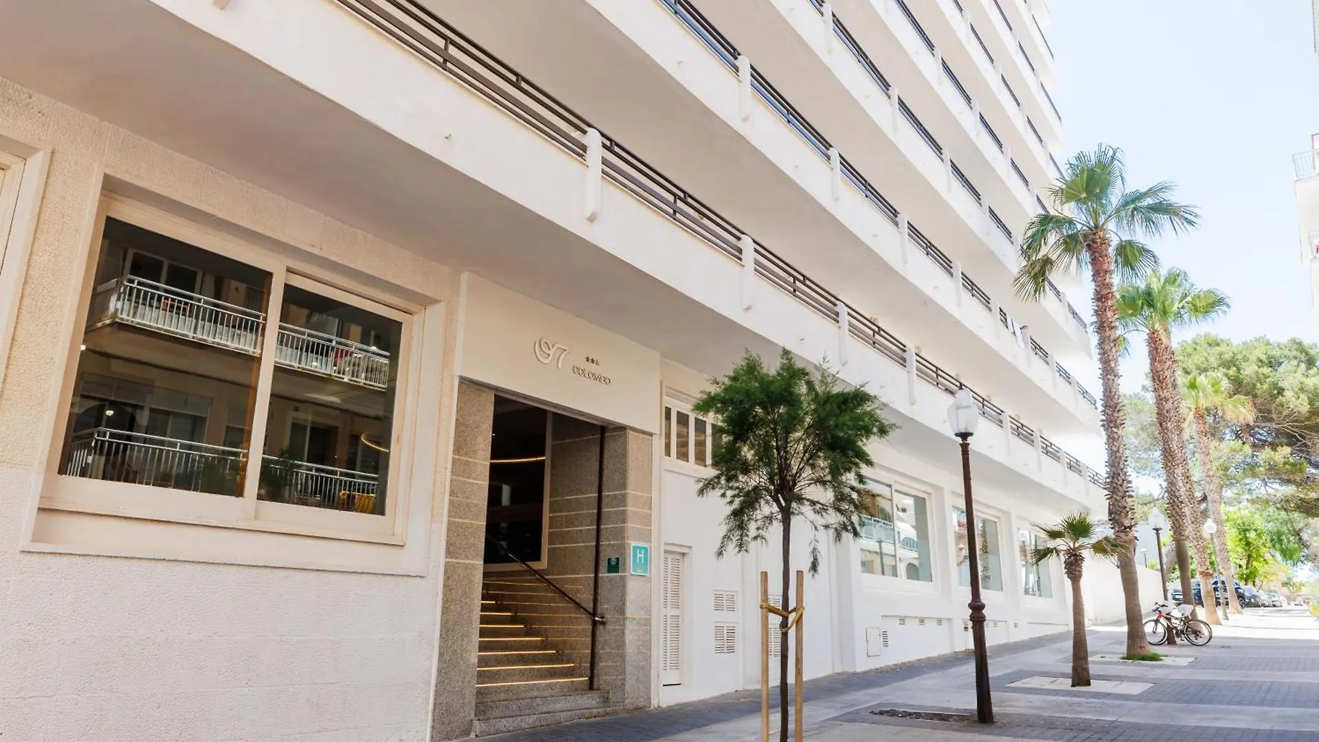 ***  O7 Colombo Otel S'Illot  İspanya